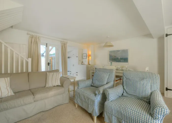 Charm Cottage